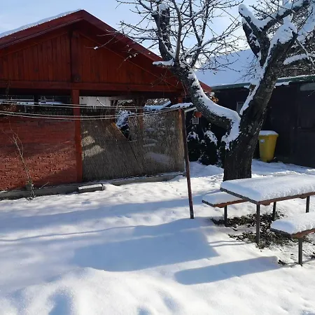 Lodge Chalupa U Maja *